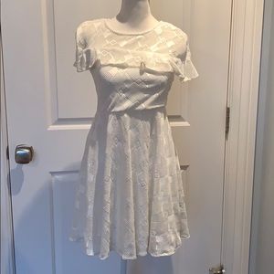 Pippa & Julie beautiful girls white dress